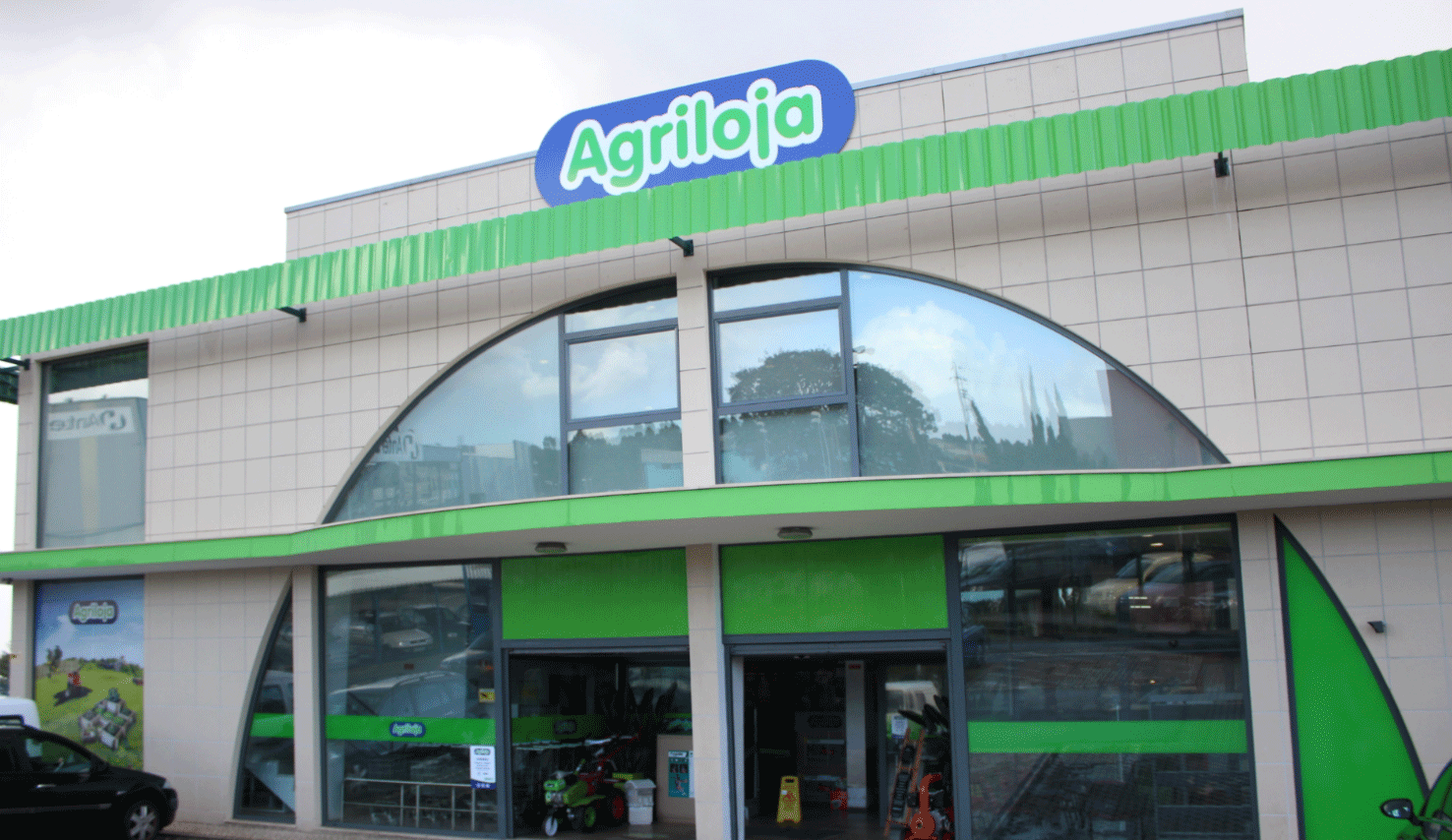Agriloja compra lojas da Mecolavínia