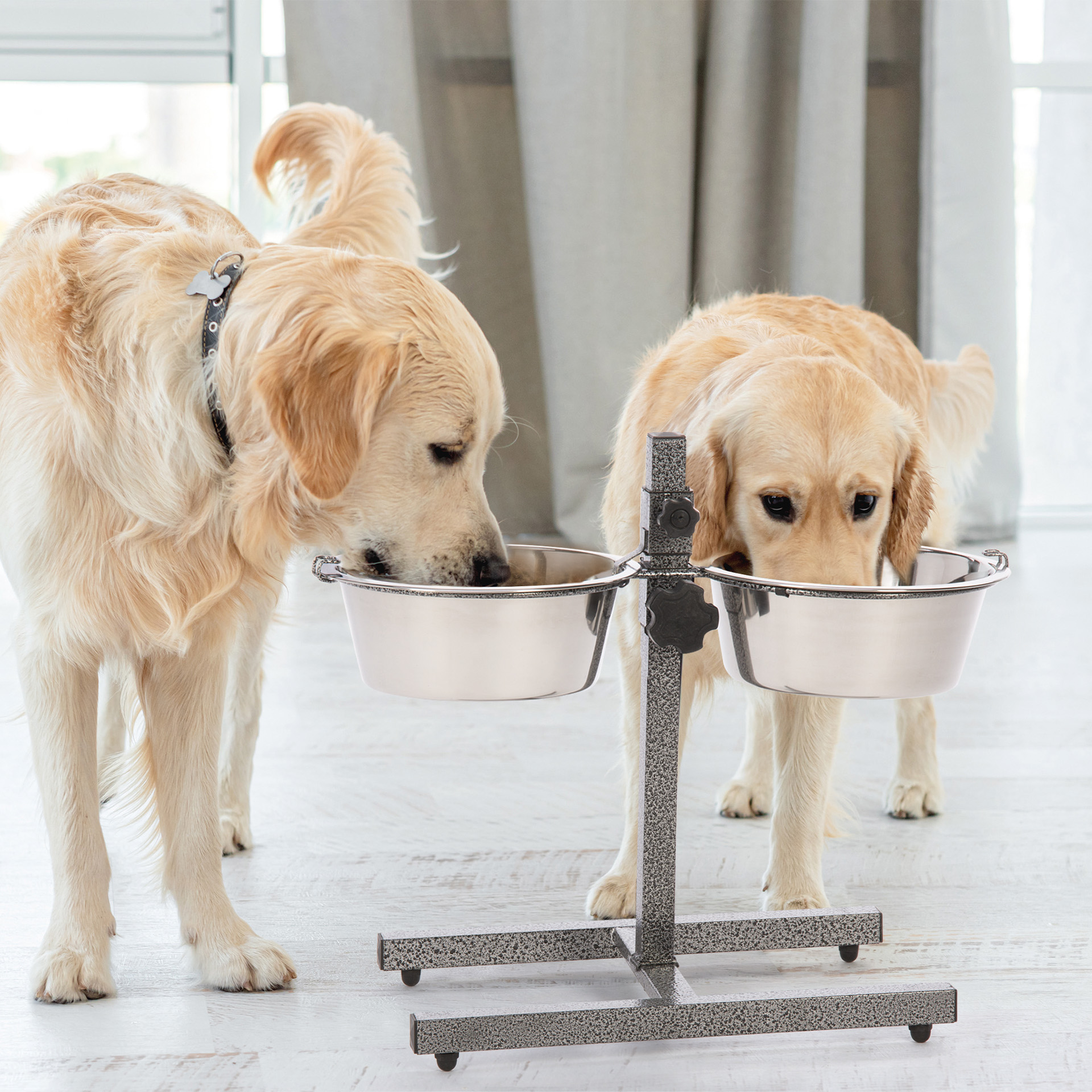 Comedouro Duplo Ajustável 2X750 ML