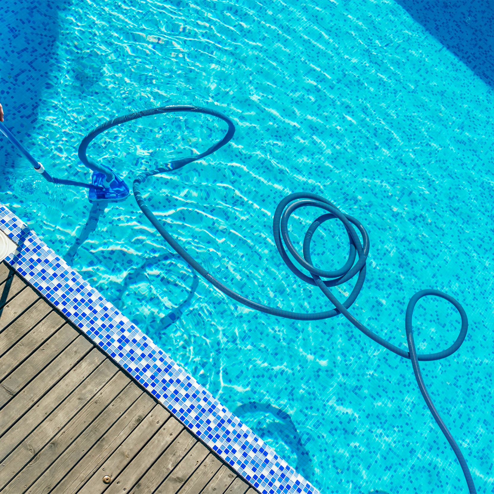 J comeou a preparar a sua piscina para o vero?