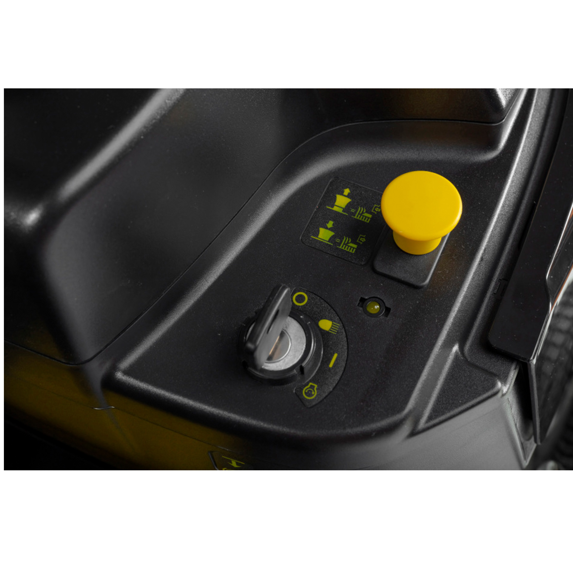 Trator Corta Relva AT4 84 A ALPINA