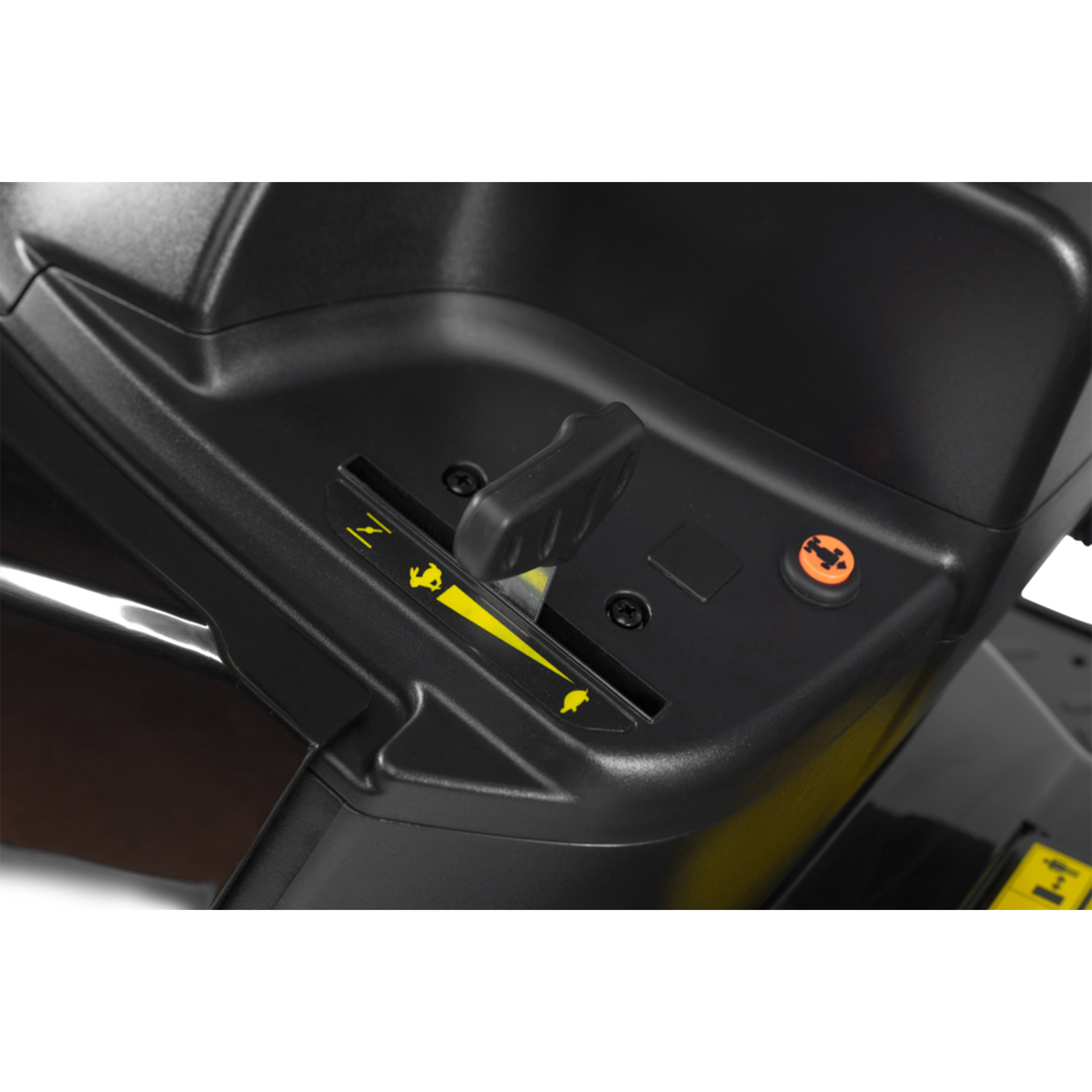 Trator Corta Relva AT4 84 A ALPINA