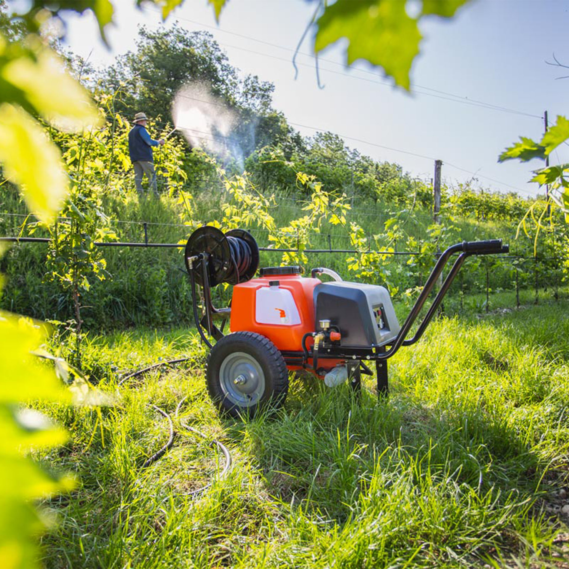 Pulverizador A Bateria Com Carrinho 60 L STOCKER