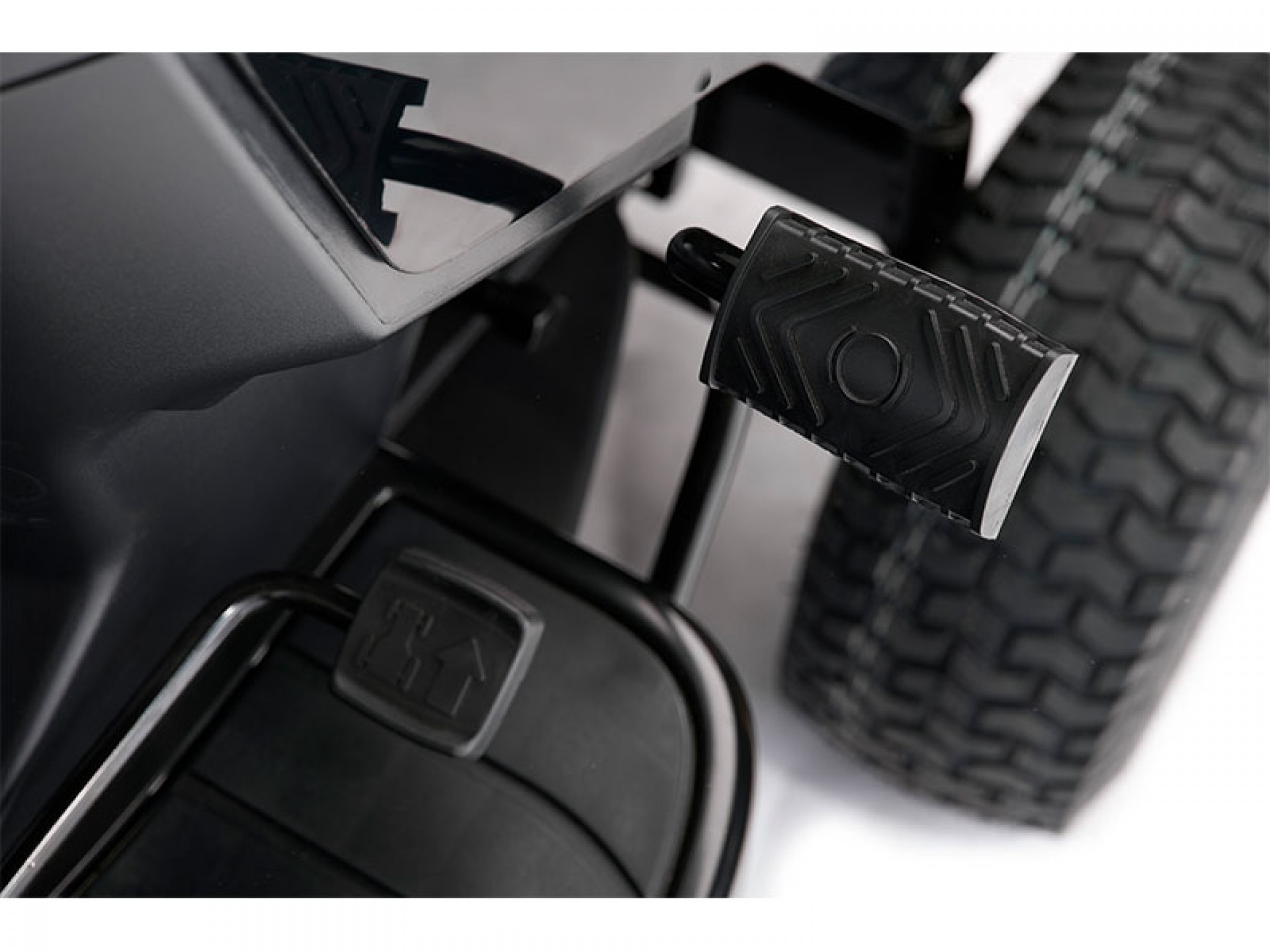 Trator Crelva AT4 98 HWA ALPINA