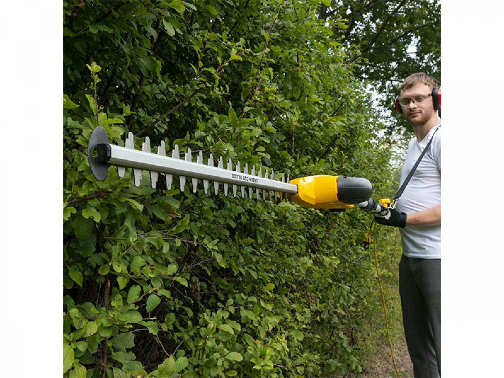 Corta Sebes Telescópico 550W POWERPLUS