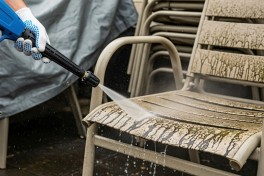 Bolor, verdete e manchas: o guia prático para limpar móveis exteriores Bolor, verdete e manchas: o guia prático para limpar móveis exteriores